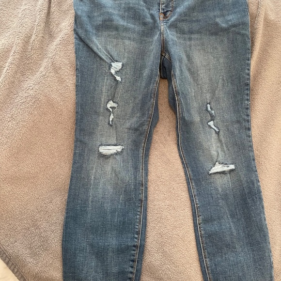 Old navy rockstar jeans - Picture 2 of 12